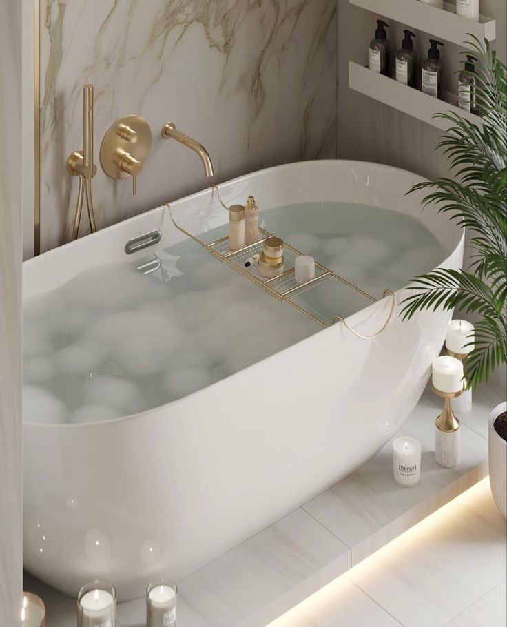 Bath tub